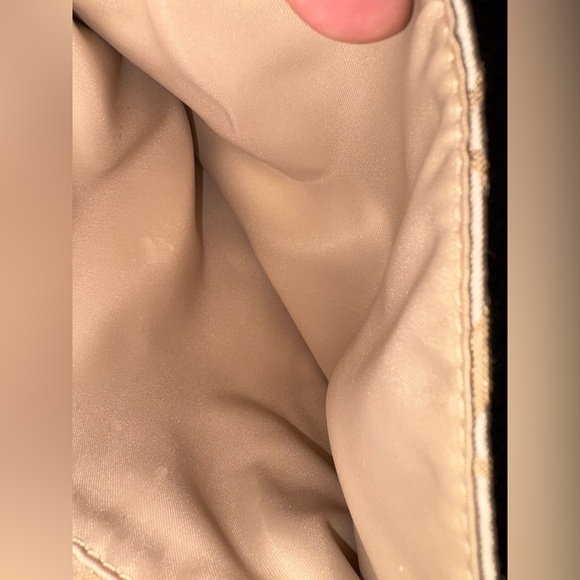 Coach Signature Crossbody Bag with Floral Appliqué - Picture 13 of 15